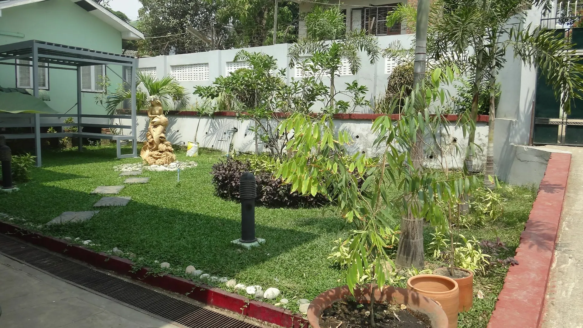 The Rock Villa Yangon Guest house